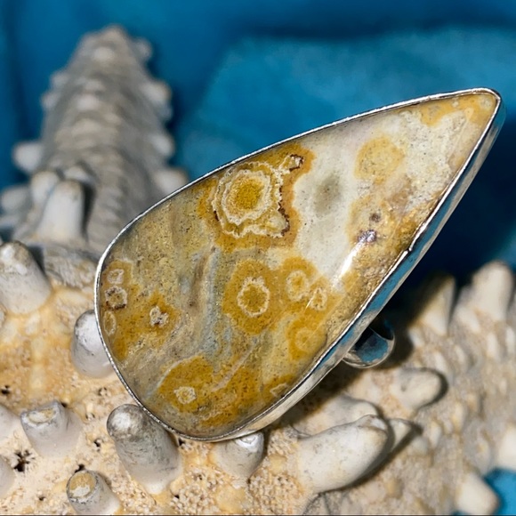 Laguna Lace Agate Gemstone vintage ring